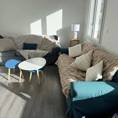 House, Garden & Garage, Downtown, Near Zenith & A75 Prázdninový dům