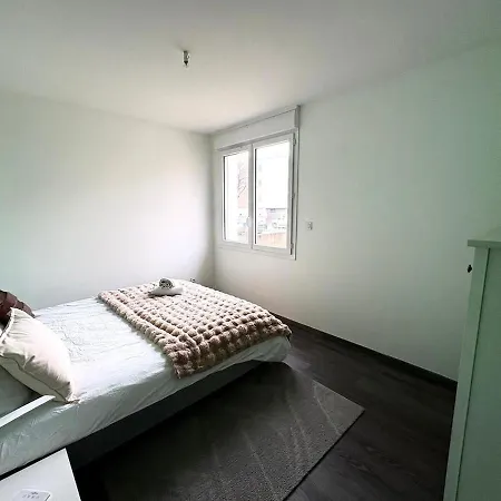 House, Garden & Garage, Downtown, Near Zenith & A75 *