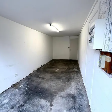 House, Garden & Garage, Downtown, Near Zenith & A75 Feriehus *