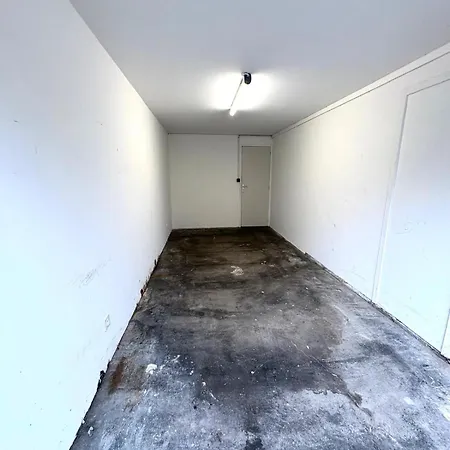 House, Garden & Garage, Downtown, Near Zenith & A75 Feriehus