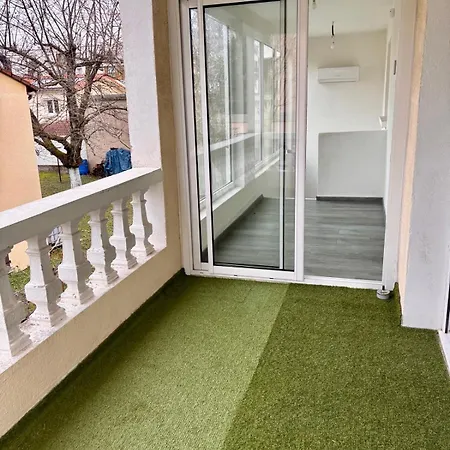 Holiday home House, Garden & Garage, Downtown, Near Zenith & A75 *