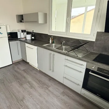Feriehus House, Garden & Garage, Downtown, Near Zenith & A75 Cournon-d'Auvergne