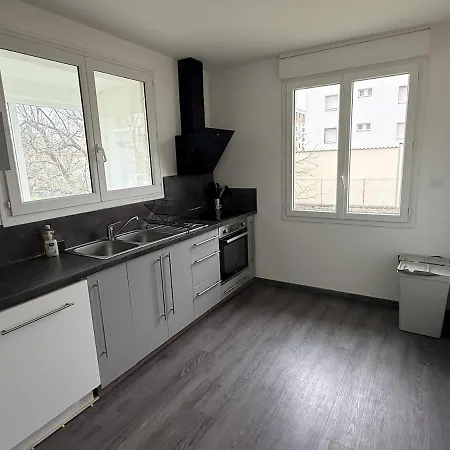 House, Garden & Garage, Downtown, Near Zenith & A75 * Cournon-d'Auvergne