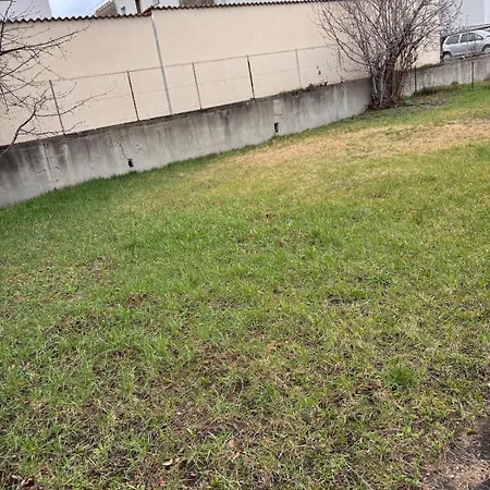 House, Garden & Garage, Downtown, Near Zenith & A75 Feriehus *
