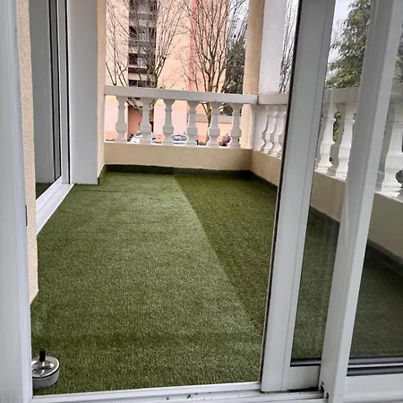House, Garden & Garage, Downtown, Near Zenith & A75 奥弗涅库尔农