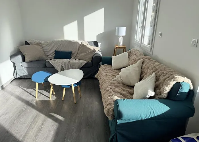 House, Garden & Garage, Downtown, Near Zenith & A75 Prázdninový dům