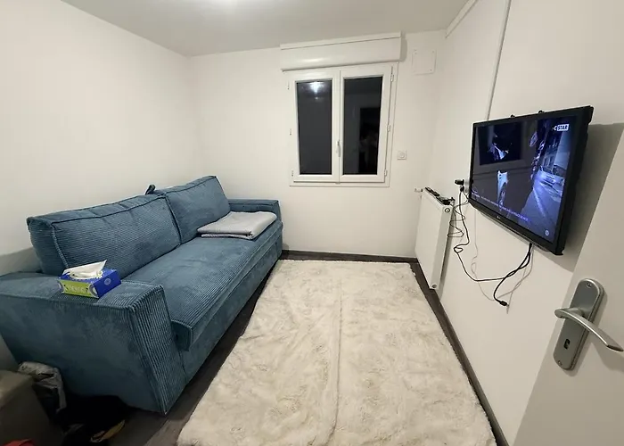 House, Garden & Garage, Downtown, Near Zenith & A75 Holiday home Cournon-d'Auvergne