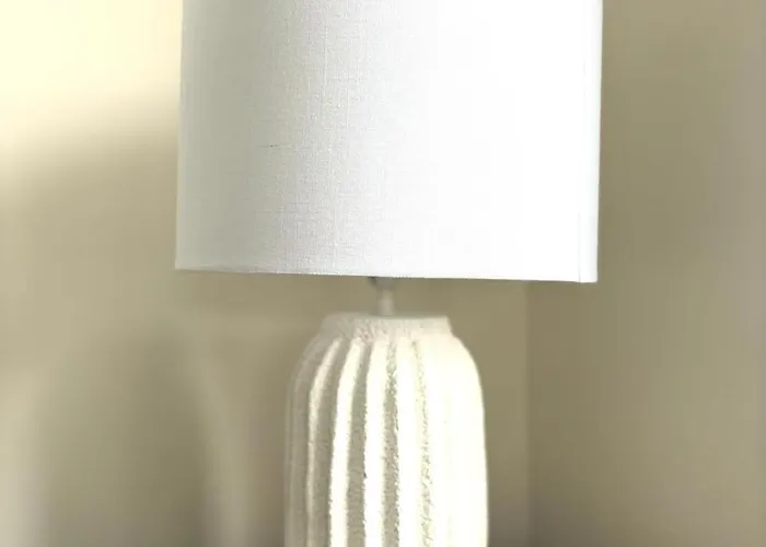 House, Garden & Garage, Downtown, Near Zenith & A75 *