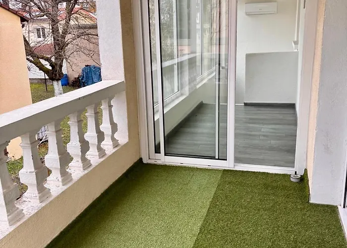 Holiday home House, Garden & Garage, Downtown, Near Zenith & A75 *