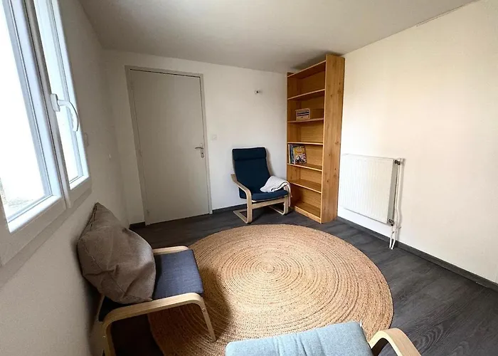 Holiday home House, Garden & Garage, Downtown, Near Zenith & A75 *