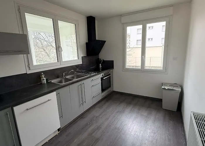 House, Garden & Garage, Downtown, Near Zenith & A75 * Cournon-d'Auvergne